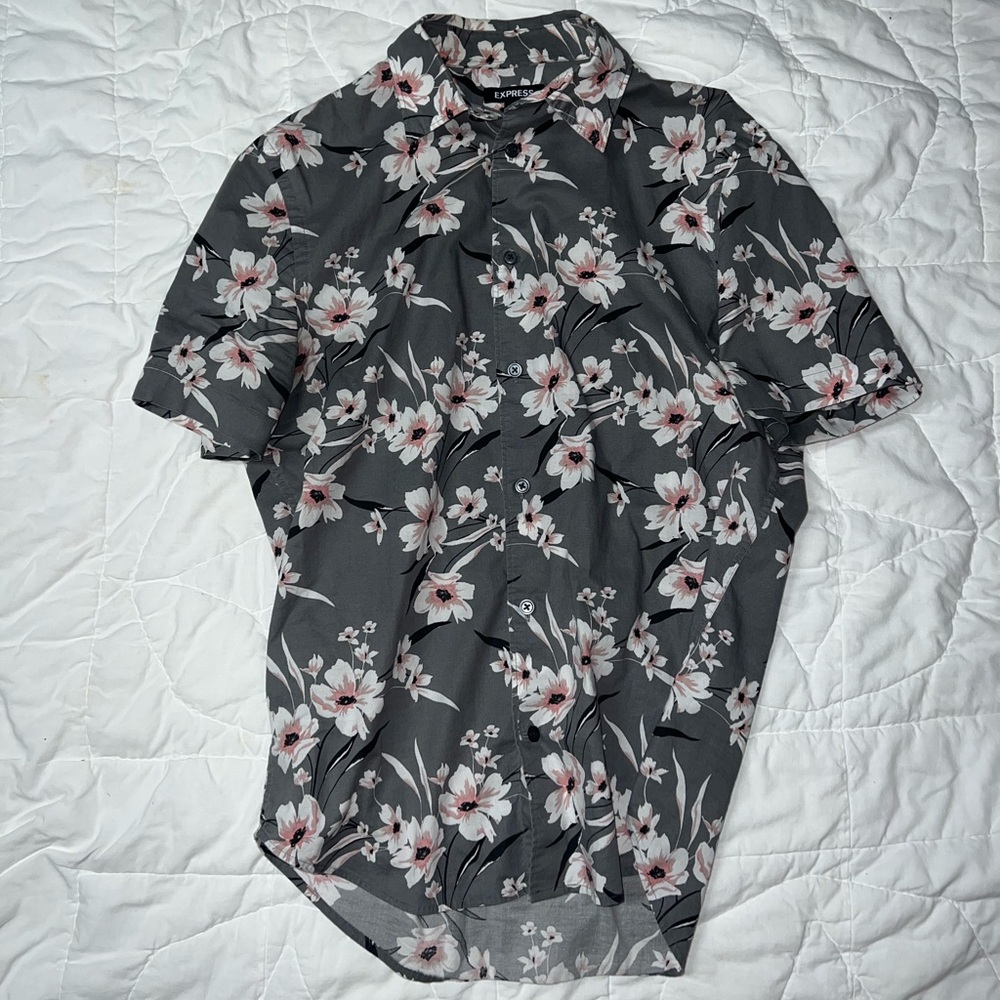 Express short sleeve button down